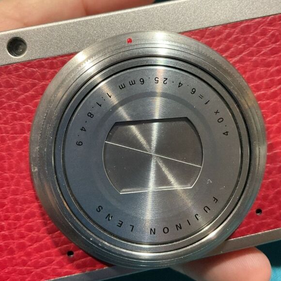 Fujifilm XF1 12.0MP Compact Digital Camera For Parts/Repair - Picture 10 of 10